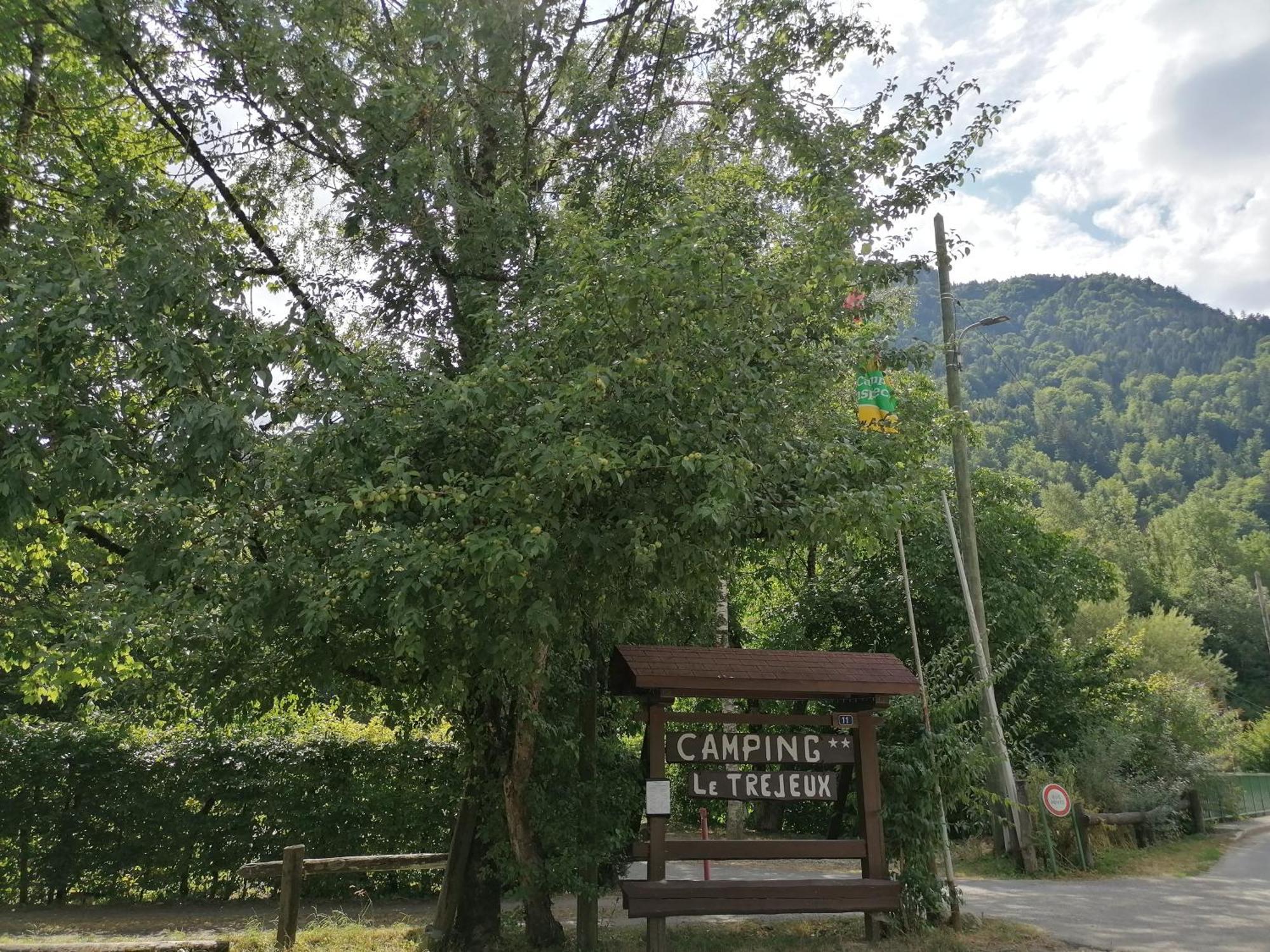 Camping Le Trejeux - Petit Chalet Thônes Exterior foto
